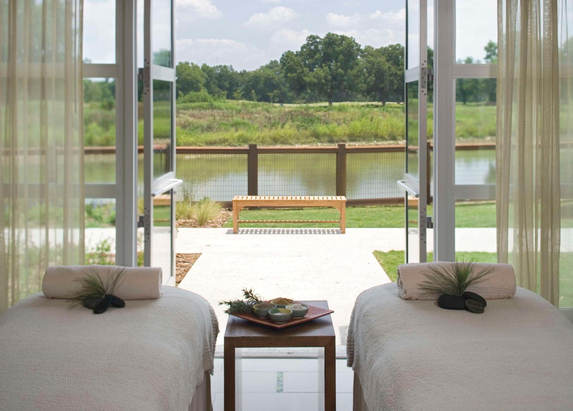 Hyatt Regency Lost Pines Resort And Spa Cedar Creek Exterior photo